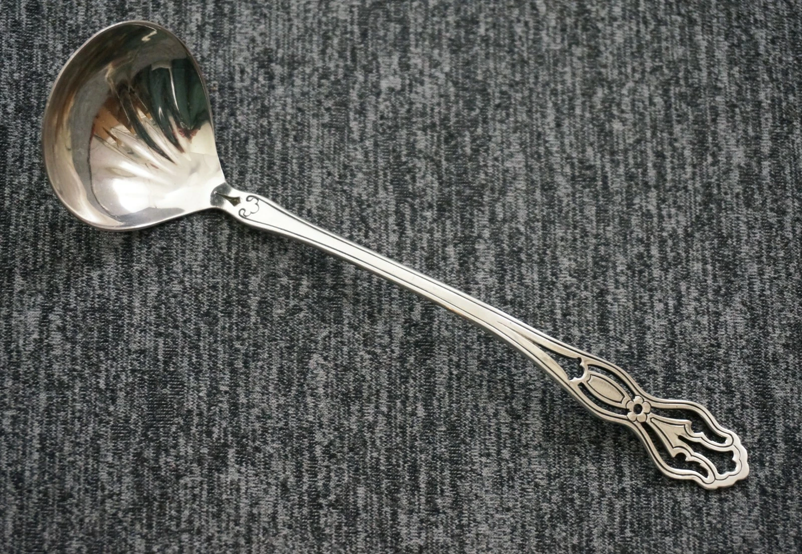 WALLACE Pattern No. 301 Sterling Silver SAUCE LADLE 1910 - 5 1/2 inch
Opens in a new window or tab