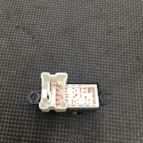 04-07 Infiniti QX56 Driver Left Front Powered Window Control Switch Button OEM - Picture 4 of 5