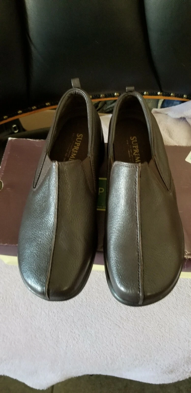 Chaussures femmes flambant neuves taille USA 8 WW EURO 39 neuves dans leur boîte. Miss filles supremes