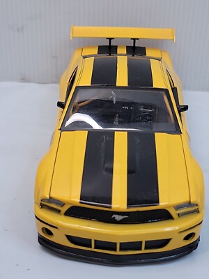 Ford Mustang GTR Concept Yellow with Chrome Rims 1:24 Scale
