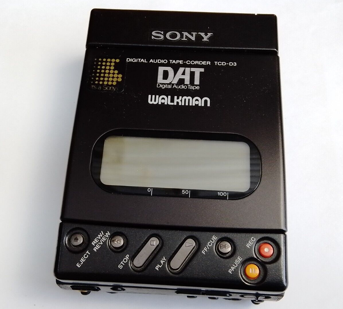 Sony TCDD3 Portable DAT Digital Audio Tape Recorder Player + Carry