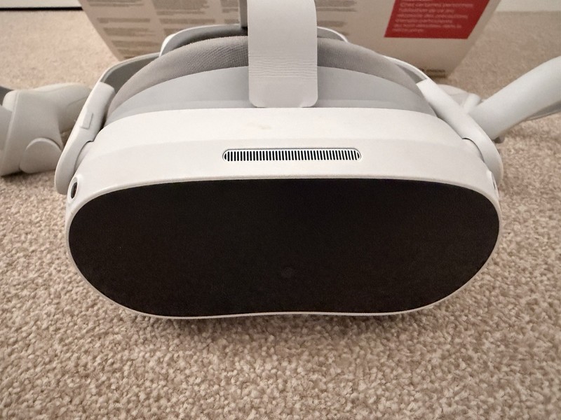 PICO 4 Standalone VR Headset 128GB Clean boxed Original  Inc Controllers