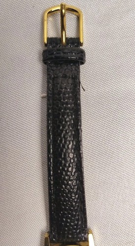 2 Vintage Quartz Watches 1 Black 1 White Needs Batteries - Picture 11 of 14
