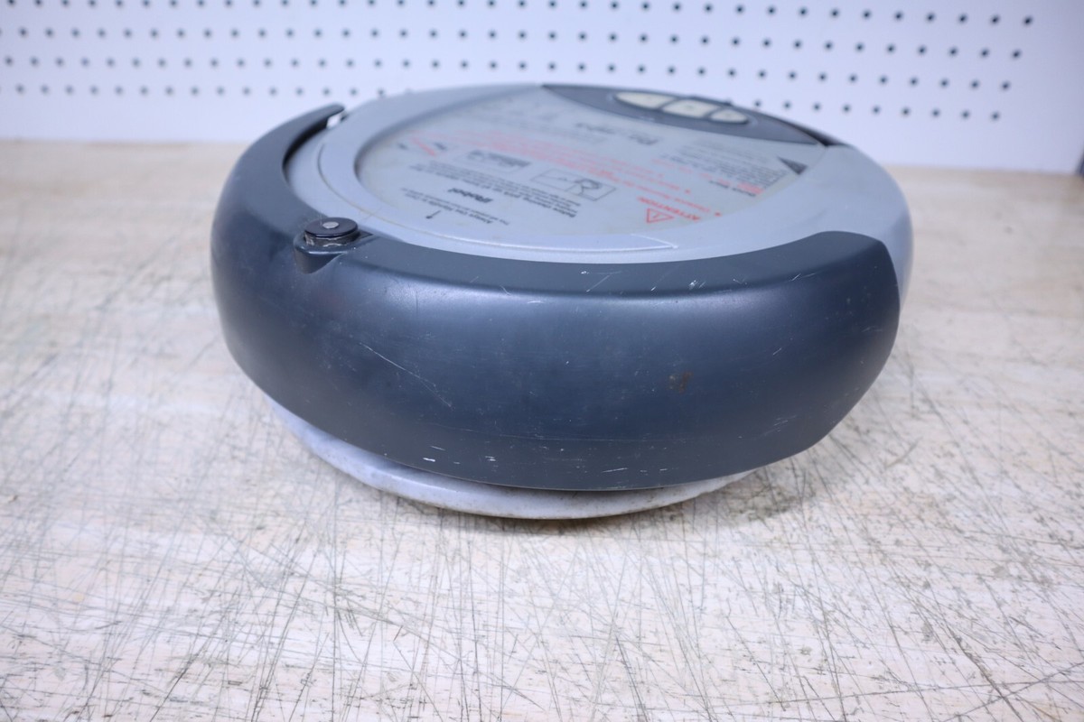 Nice Vintage Original HTF Used iRobot Roomba 2002 First Model