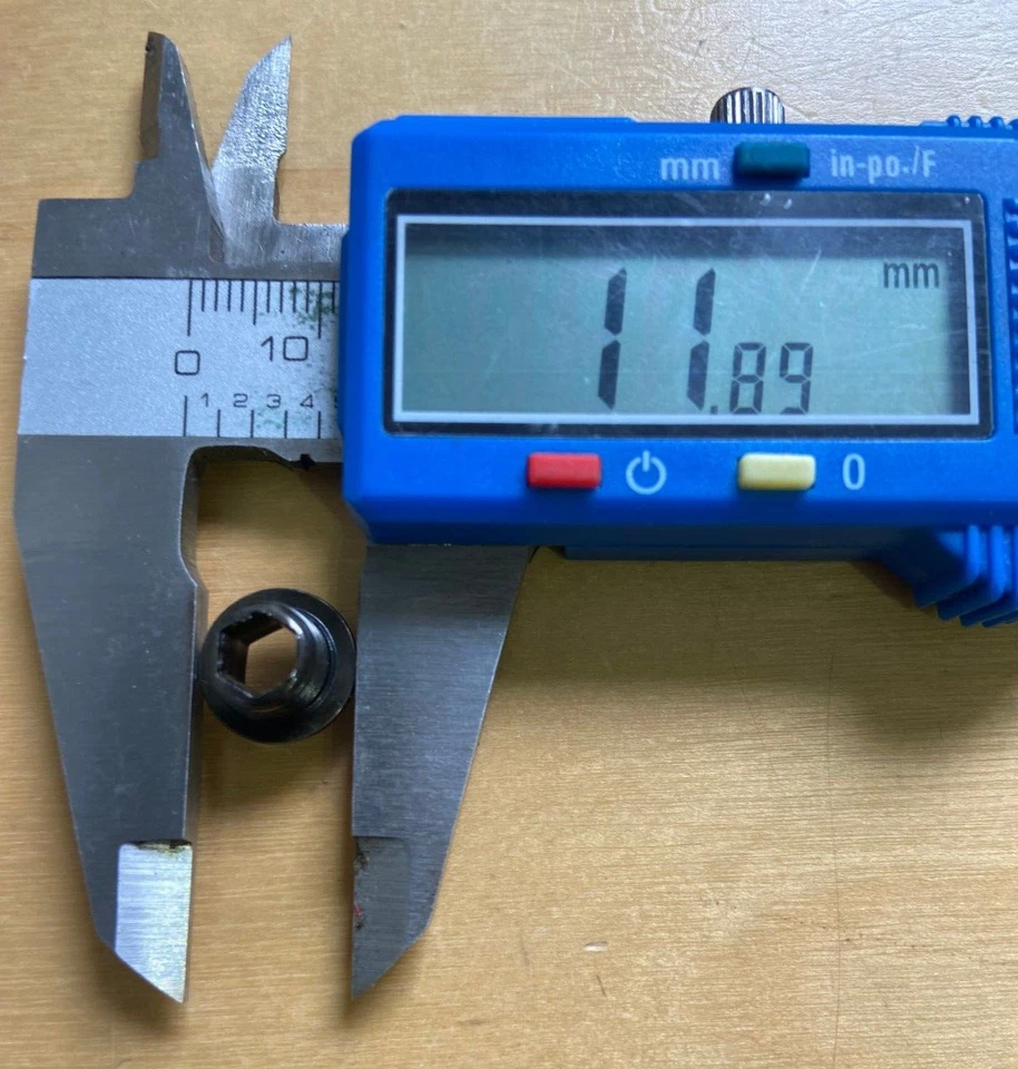 New SRAM Truvativ Chainring Bolt Kit 4 Arm for Single Speed No Guard Black Steel - Image 4 of 4