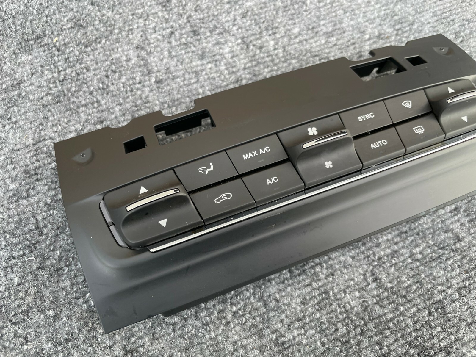 A/C CLIMATE CONTROL SWITCH ASSEMBLY M157 42K 17-19 MASERATI GHIBLI Q4 S