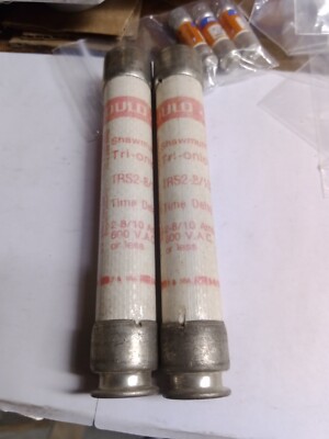 GOULD SHAWMUT TRS2-8/10R TRI-ONIC FUSE 2-8/10 AMP 600 VAC/VDC TRS28/10R lot of 2