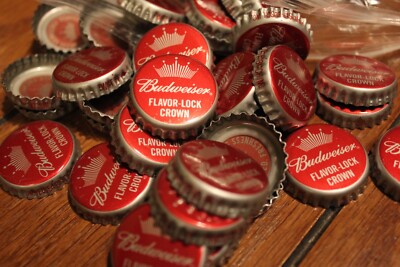 100 BUDWEISER BUD FLAVOR LOCK BRIGHT RED BEER BOTTLE CAPS NO DENTS C STORE
