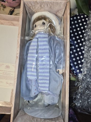 408816 Precious Moments Four Seasons Winter Doll 1989
