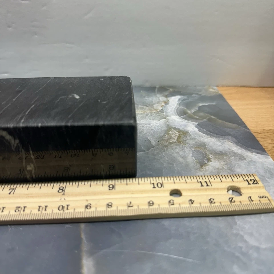 Escultura vintage de latón con gacela saltando sobre mármol de Dara International años 80 decoración Foto 4 de 4