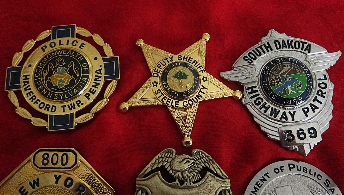 obsolete police badges, Convolut 6 x Abzeichen / OFFER / TOP Angebot !