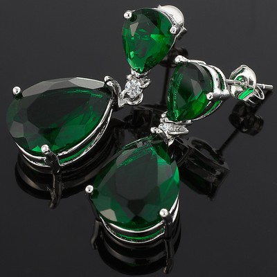 Angelina Jolie Green Earrings 2025