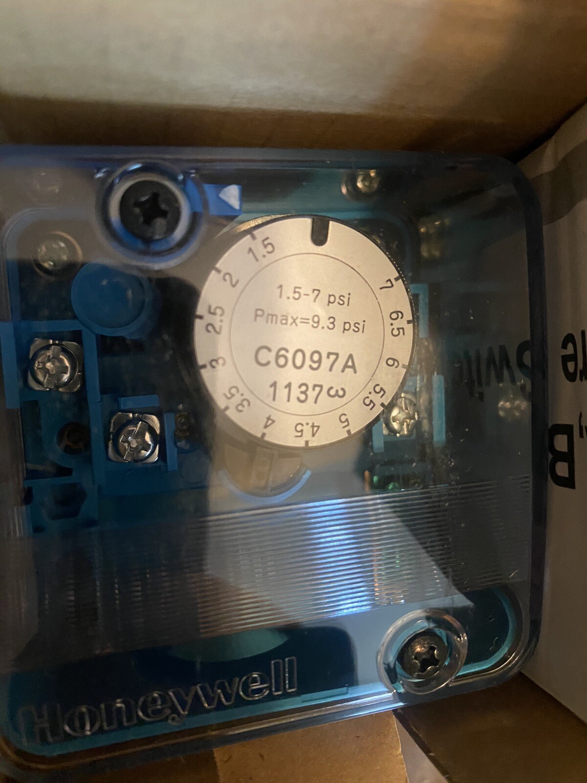 HONEYWELL C6097A1137 / GAS PRESSURE SWITCH / NEW!!! / SHIPS FROM USA 🇺🇸