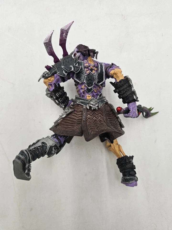 BLIZZARD World of WARCRAFT Undead Rogue SKEEVE SORROWBLADE Serie 3 DC WOW Leer Foto 2 de 2