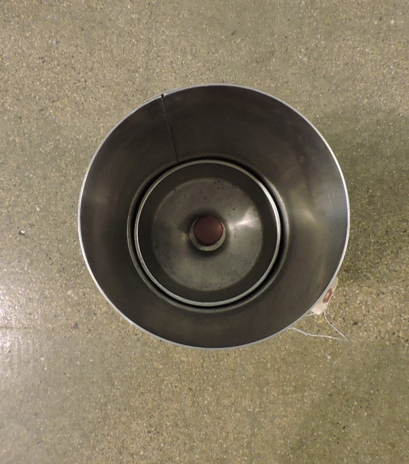 Tolva de verduras pequeña de acero inoxidable comercial Globe Foto 2 de 4