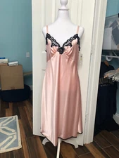 NWT - OSCAR DE LA RENTA; Robe &Short Nightgown Peignoir - cameo pink