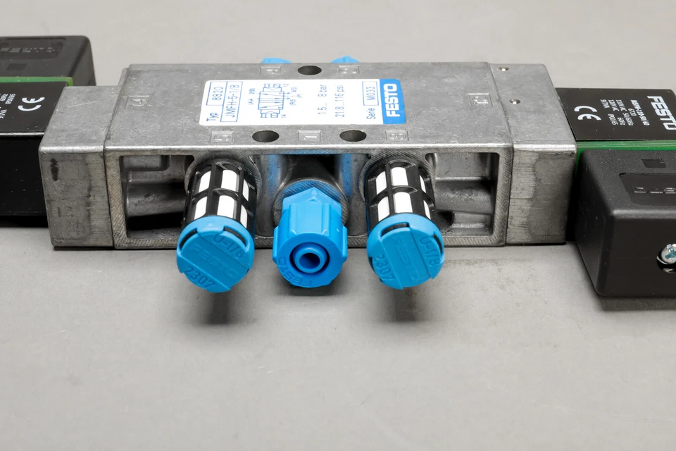 NUEVO Conjunto de válvula neumática Festo JMFH-5-1/8 CON SOLENOIDES 110VAC bobinas Foto 4 de 4