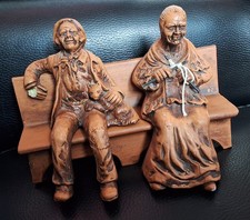 Santons de Provence Couple Assis Sur Un Banc Terre Cuite Signée FRANCIS LASCOUR