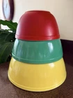 Pyrex Vintage Primary Colors Nesting Mixing Bowls Set Yellow Green Red #402-404