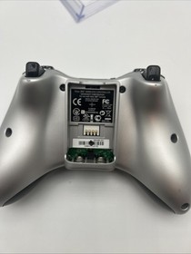 Xbox 360 Wireless Controller Silver Model 1403 Special Edition Tested/cleaned