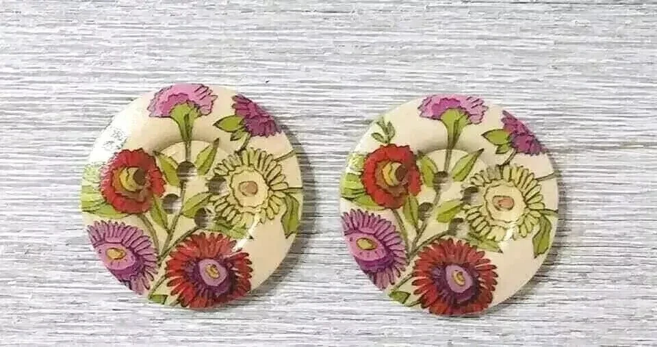 large flower wood sewing buttons 4 holes 1 1/8 inch pink red 2pc - Image 2 of 2