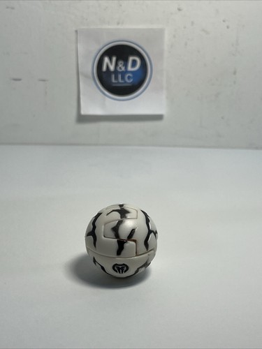 Bakugan Fear Ripper 390G Pearl White Darkus B1 Classic Battle Brawlers Rare READ - Picture 13 of 14