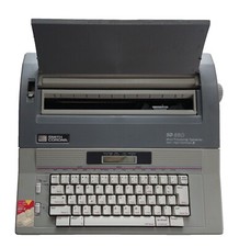 Smith Corona Typewriter SD680 Word Processing Typewriter (Used) thumbnail
