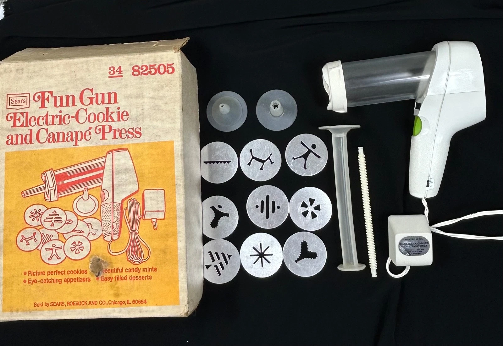 Sears Fun Gun Electric Holiday Cookie Pastry Canape Press Tea Sandwich 9 discs