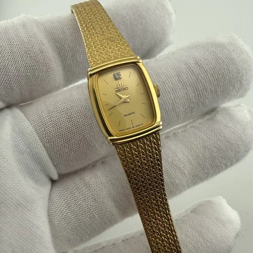 Seiko Women Watch 4N00-5060 15mm Gold Tone New Battery W/ Safety Chain