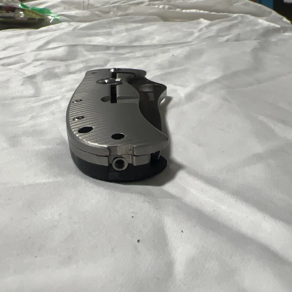 SPYDERCO NUMBERED LionSpy 3.12" ELMAX Steel G10 Titanium Handles C181GTIP Used - Image 3 of 4