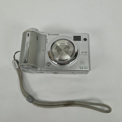 Fujifilm FinePix E510 5.2MP Digital Camera Digicam Silver Tested Power On