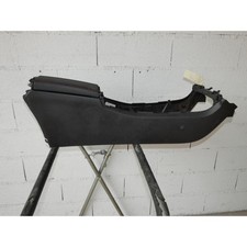 ARMLEHNE Mercedes-Benz A (177.0) Hatchback 1.3 A-200 Turbo 16V (M282.914) 2019