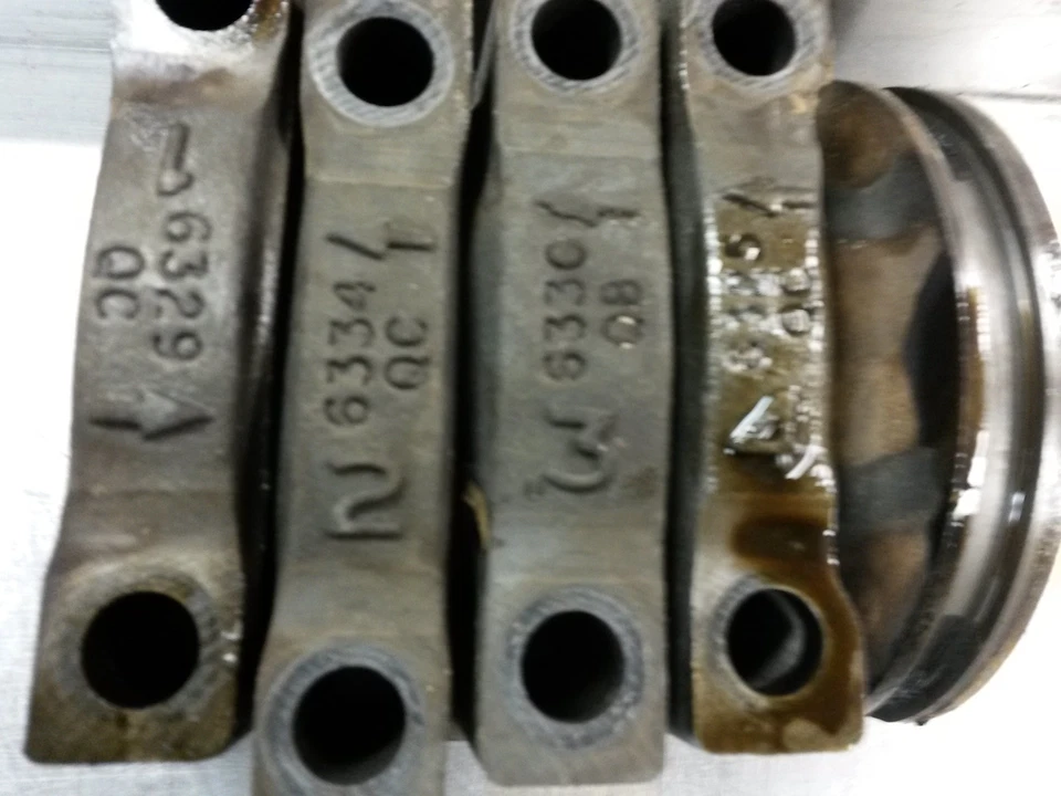 Tapas principales bloque motor Ford Explorer 4.0 2002 Foto 2 de 4