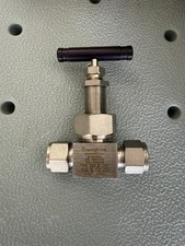 Swagelok SS-6DBS8, Blowdown Needle Valve 1/2 in. OD Tube