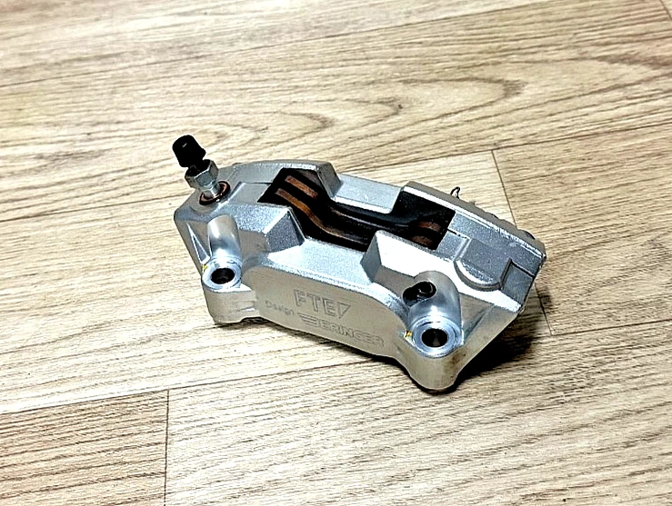 2005 KTM 450 525 SMR OEM Beringer радиальный суппорт переднего тормоза 58613015044 *хорошо * - Изображение 3 из 4