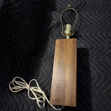 Beautiful Vtg Folk Art Butcher Block Walnut Lamp Works !!