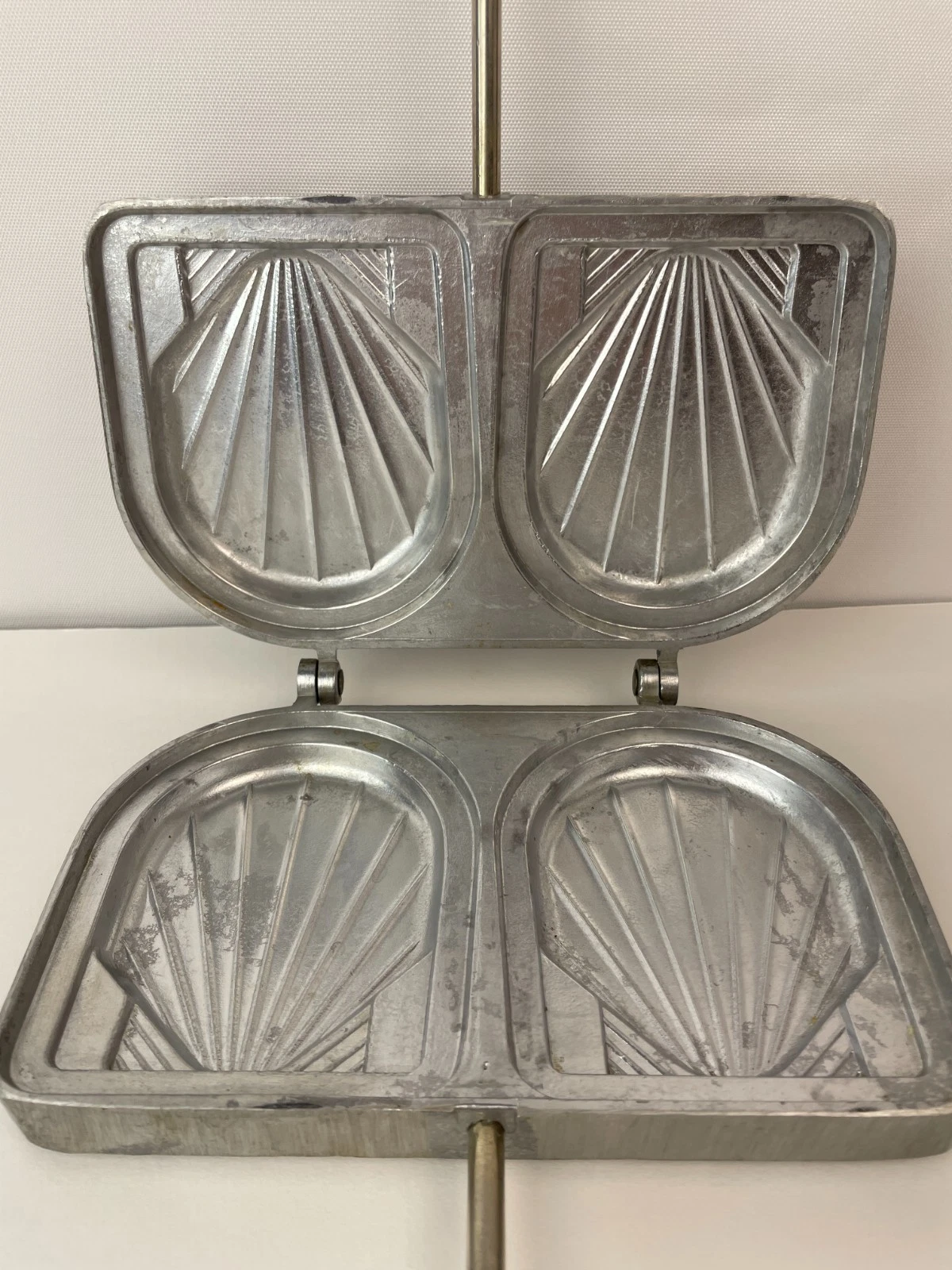 SEFAMA FRENCH STOVE TOP CAMPFIRE SANDWICH MAKER CAST ALUMINUM PANINI PRESS IRON
Opens in a new windo