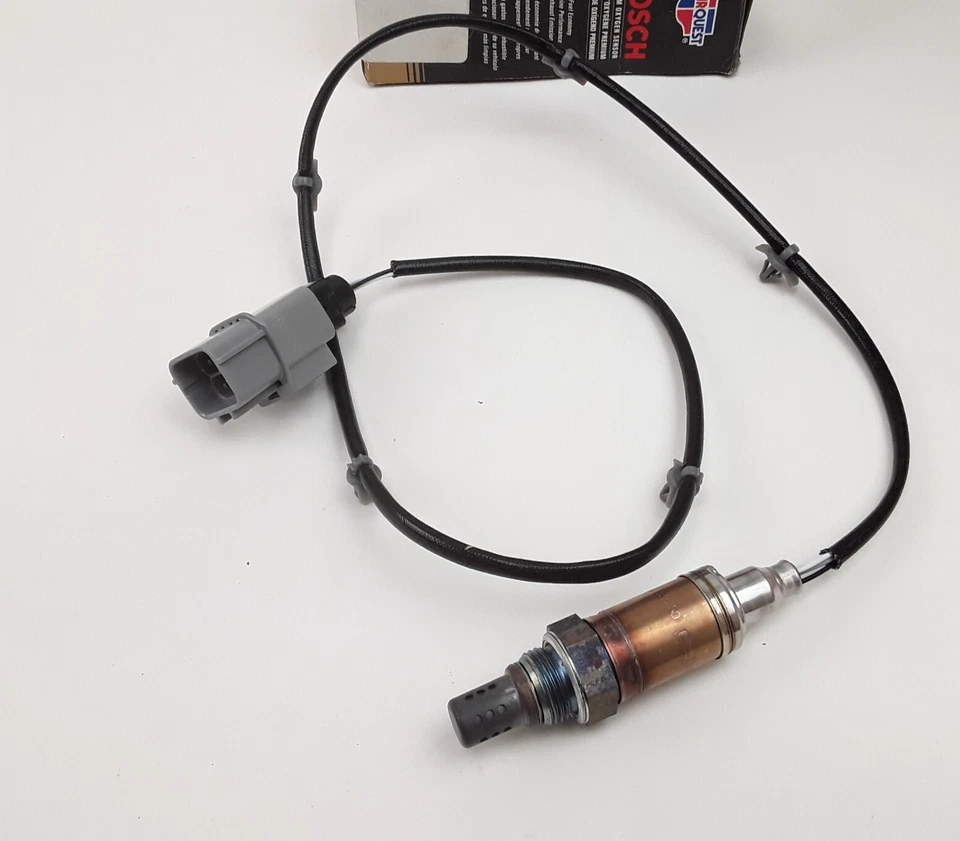 Bosch oxygen sensor fits 2000,2001, 2002 Nissan Sentra downstream passenger side - Image 2 of 4