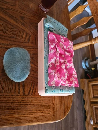 Vintage 1978 Mattel Barbie Dream House Furniture Frame Bed with Pillow & Rug