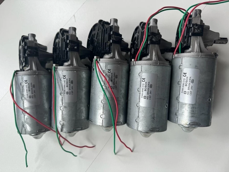 Motor Bosch F006.WMO.310 24V 5A 51 RPM Foto 2 de 4