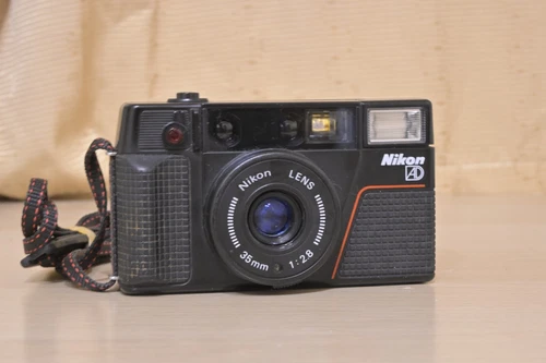 Nikon L35AF 35mm Point and Shoot Film Camera 35mm f/2.8 lens