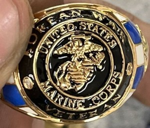 Authentic DANBURY MINT KOREAN WAR MILITARY VETERANS RINGS Gold Plated 2 DIAMONDS