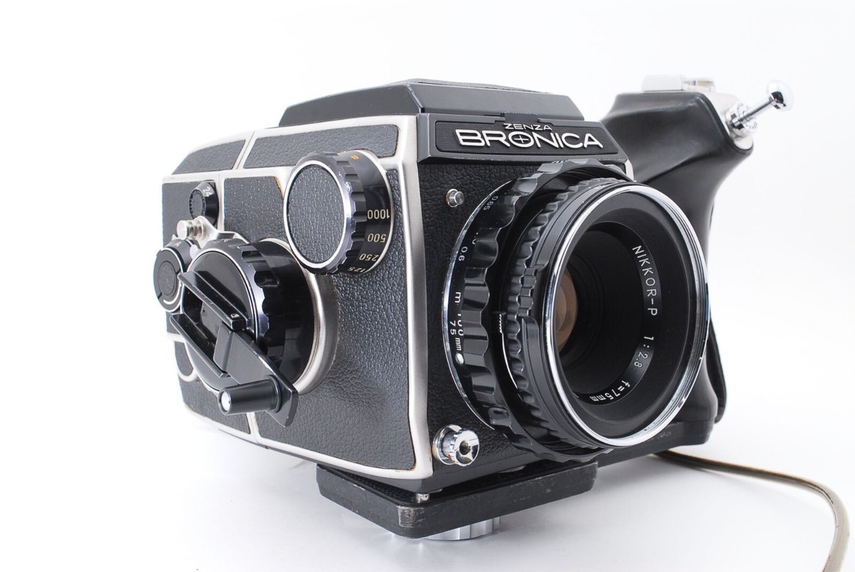 Zenza Bronica EC NIKKOR-P 75mm F2.8 Chimney Finder From