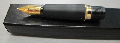 Parker Frontier  Fountain Pen Fine Point Nib Gold Trim New 