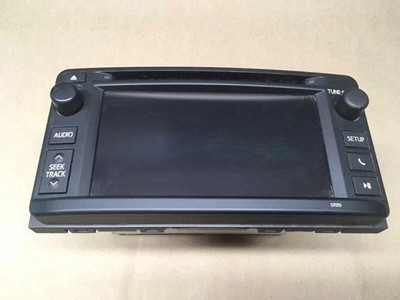 2013 Toyota Highlander Radio Display and Receiver (ID 57055) on radio face Used