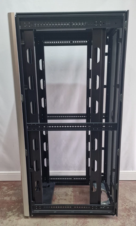 HP 10642 G2 42U Server Rack Cabinet Enclosure With Front + Rear Doors No Sides - Image 3 of 4
