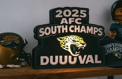 Jaguars Lightbox - Image 1 of 2