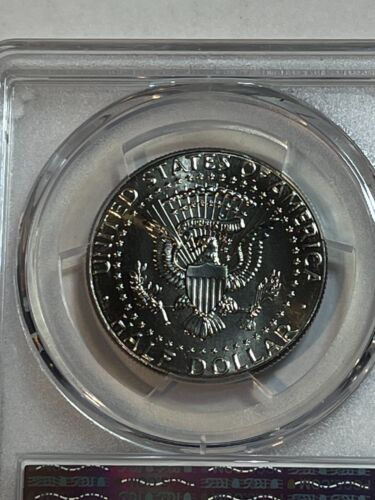 Medio dólar Kennedy 2024 D 50c graduación profesional MS67 - Imagen 2 de 2