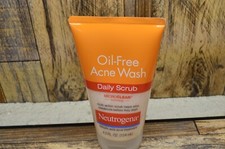 Neutrogena Oil-Free Acne Face Wash Daily Scrub with Microclear Technology 4.2 oz
