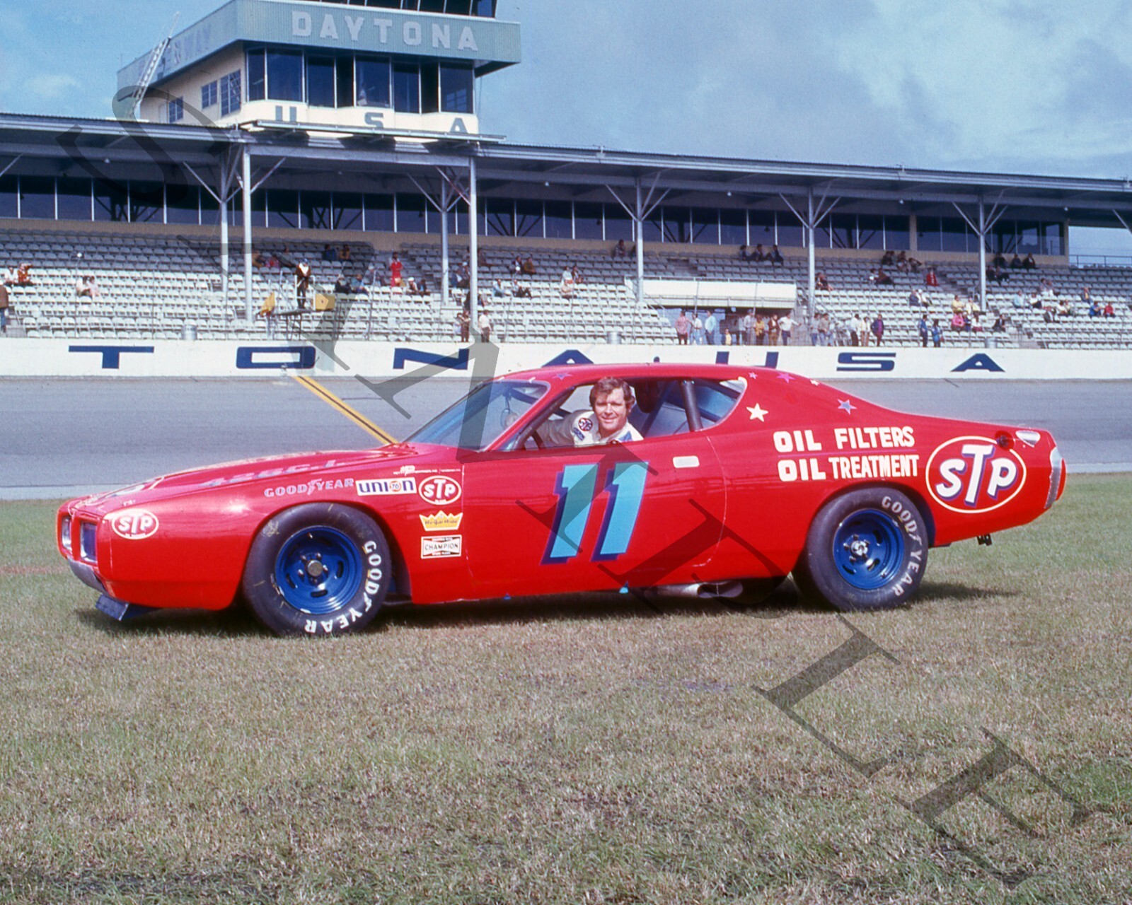 BUDDY BAKER 1972 #11 STP DODGE AT DAYTONA 8X10 GLOSSY PHOTO #8Q